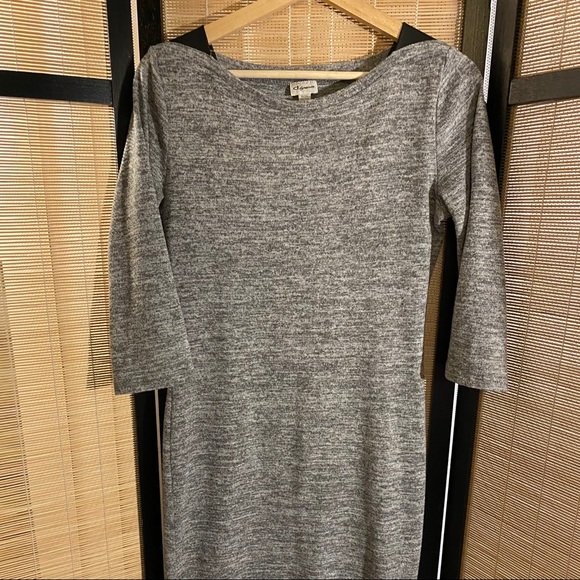 Bodycon Dress with Shoulder Detail - Picture 3 of 4